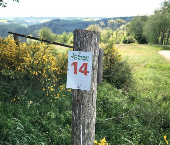 Markierungszeichen am Wanderweg, © Tourist-Information Islek