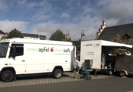 Mobile Saftpresse, &copy; Naturpark S&uuml;deifel/Dr. Holger T&uuml;lp