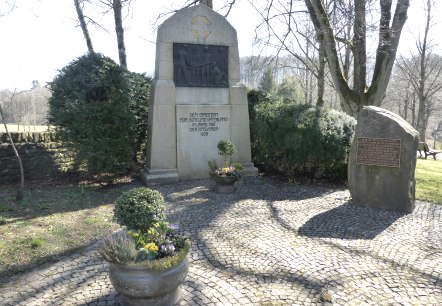 Kl&ouml;ppelkriegdenkmal Arzfeld, &copy; Tourist-Information Islek