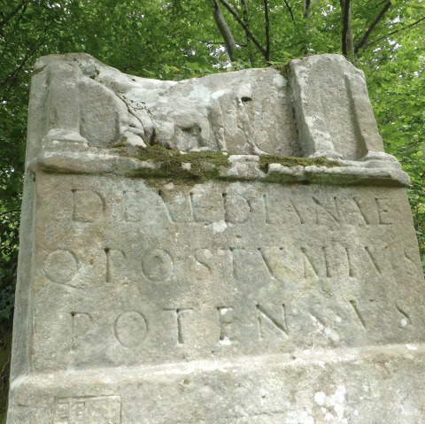 Dedicatory inscription to the Roman goddess of the hunt, © Elke Wagner