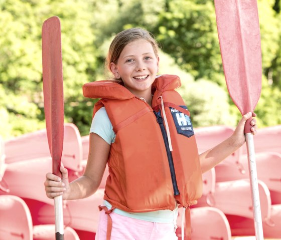 Gut vorbereitet f&uuml;r den Wasserspa&szlig;, &copy; Felsenland S&uuml;deifel Tourismus GmbH, Dominik Ketz