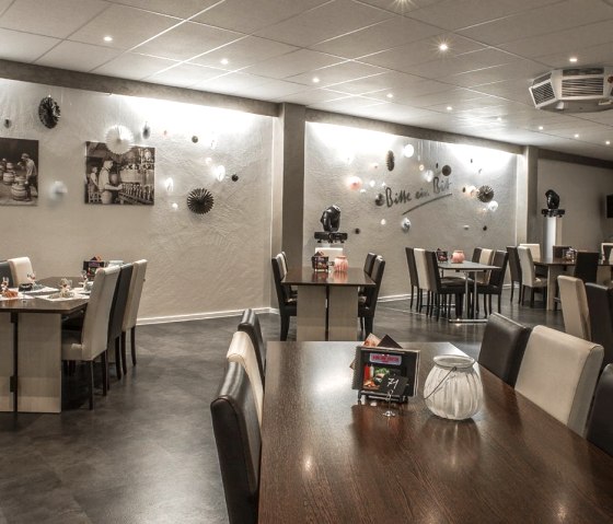 Im Bowling Center kann auch gefeiert werden, &copy; Markus Schwinnen