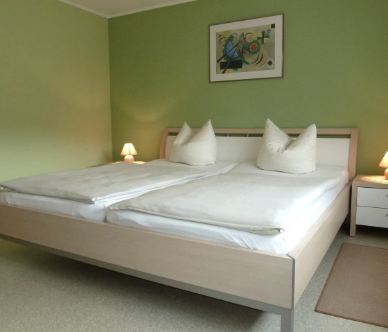 Zimmer, &copy; Hotel am Schwimmbad