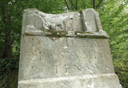 Weiheinschrift an die römische Jagdgöttin, © Elke Wagner