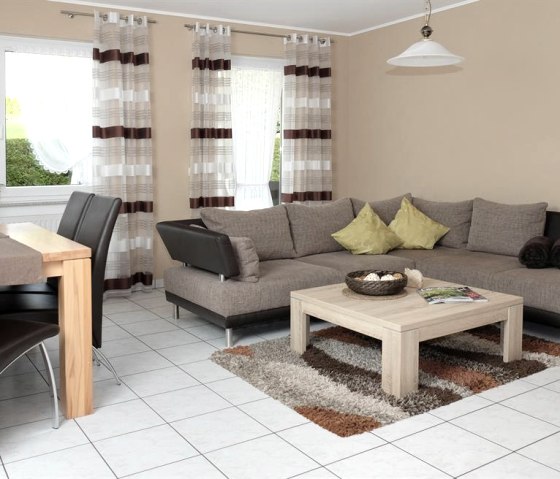 Wohn-/Essbereich - Fewo "Neu-Afrika"