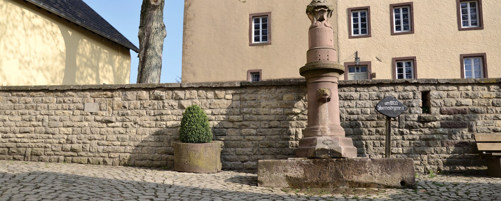 Johannesbrunnen in Dudeldorf, © TI Bitburger Land