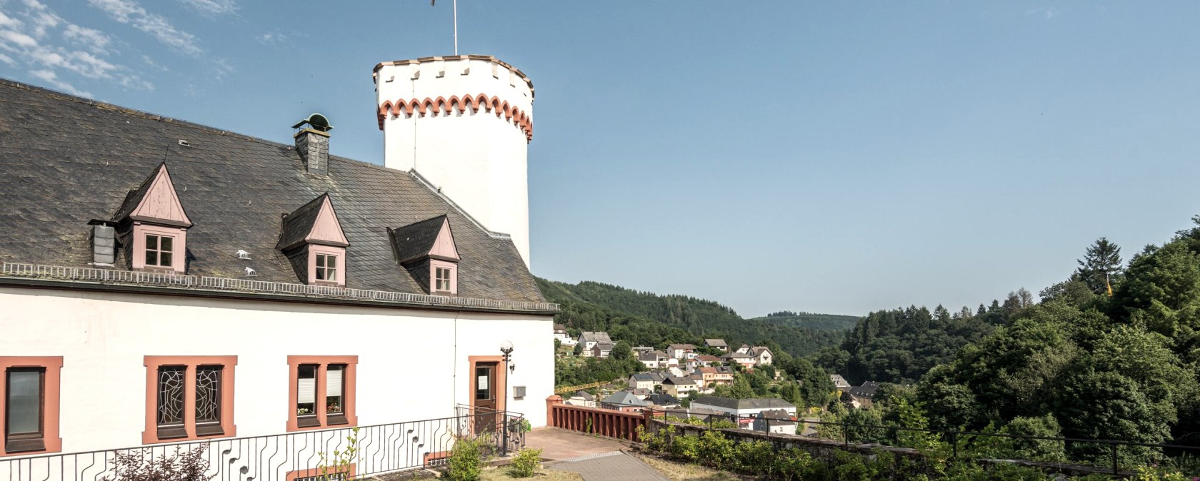 Lehnshaus Neuerburg rear view, © Eifel Tourismus GmbH, Dominik Ketz