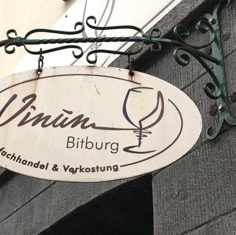 Vinum in Bitburg - Eingangsschild, &copy; TI Bitburger Land
