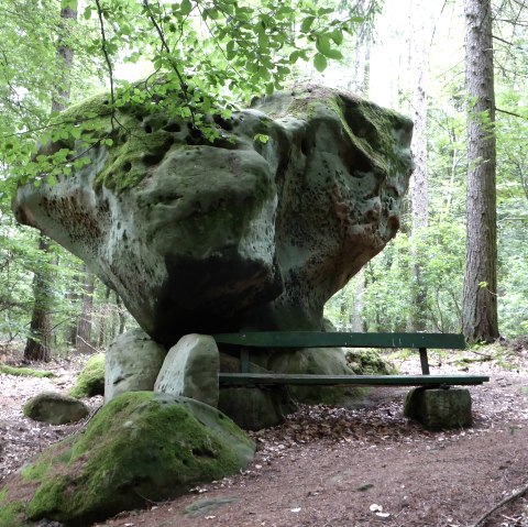 The striking boulder known as the "altar of sacrifice", © Felsenland Südeifel Tourismus GmbH, Elke Wagner
