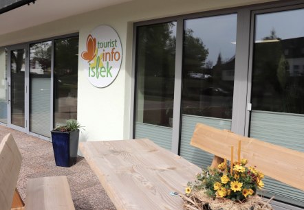 Wanderbank TI, &copy; Tourist-Information Islek, Ingrid Wirtzfeld
