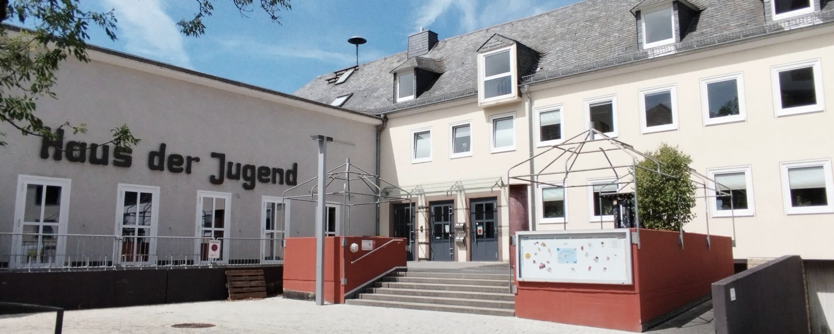 Außenansicht Haus der Jugend, © TI Bitburger Land