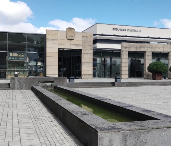 Außenansicht Bitburger Stadthalle, © TI Bitburger Land