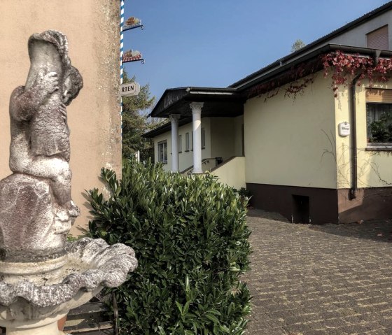 Eingang, &copy; Denis