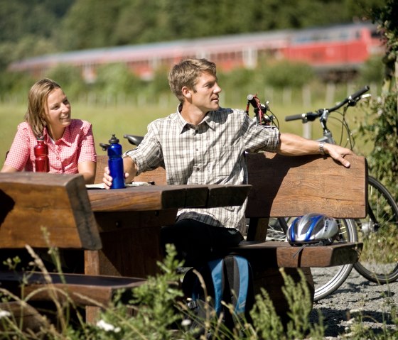 Break on the Kyll cycle path, © Dominik Ketz Photography / Eifel Tourismus GmbH