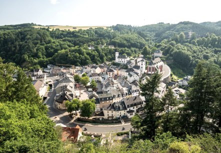 Aussicht auf Neuerburg, © Eifel Tourismus GmbH, Dominik Ketz