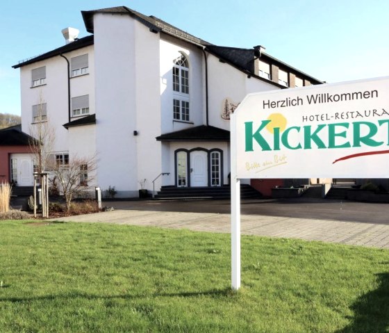 Kickert Aussenansicht, &copy; Hotel-Restaurant Kickert