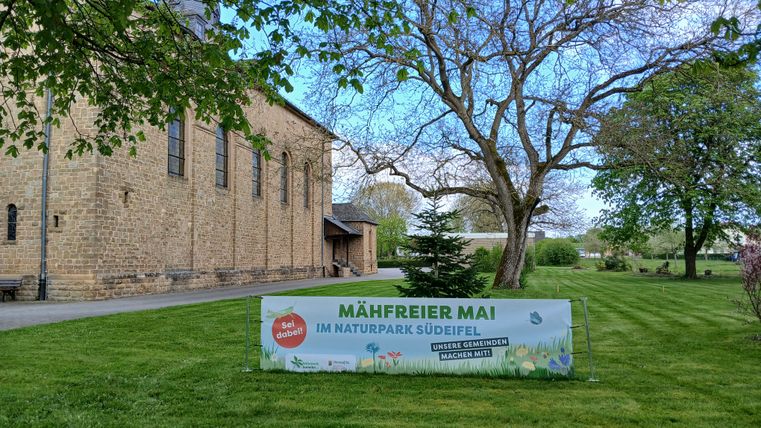 Banner Mähfreier Mai in Wolsfeld