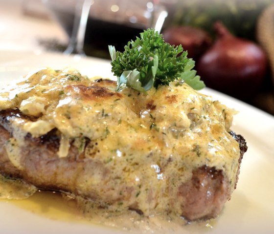 gratiniertes Steak, &copy; K&ouml;hler Stuben