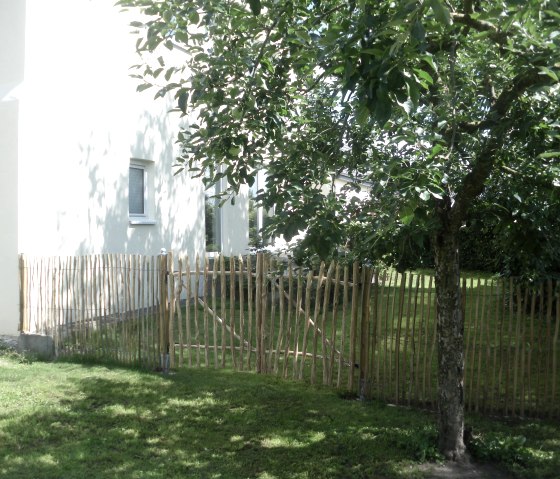 Garten n. Westen, &copy; Dr. Wirges