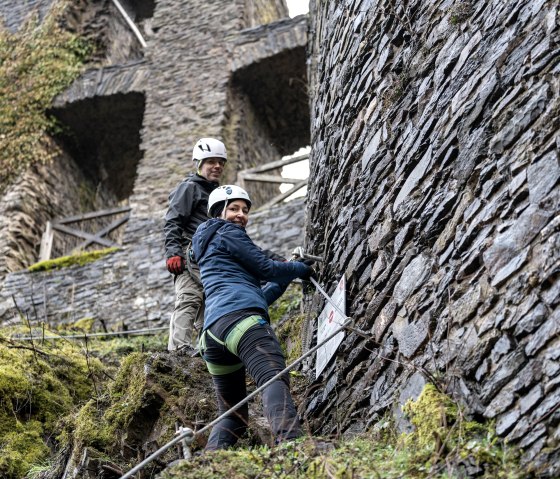 Klettersteig Neuerburg an der Burg, &copy; Felsenland S&uuml;deifel Tourismus GmbH, LMZ Media