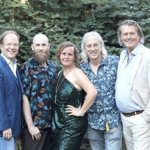 Mrs. King & Her Jewels, &copy; Tino R&ouml;ger