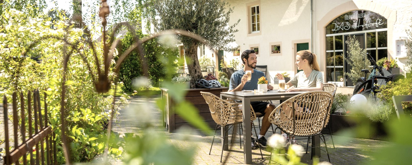 Rast im Hofcafé Messerich, © Eifel Tourismus GmbH, Dominik Ketz