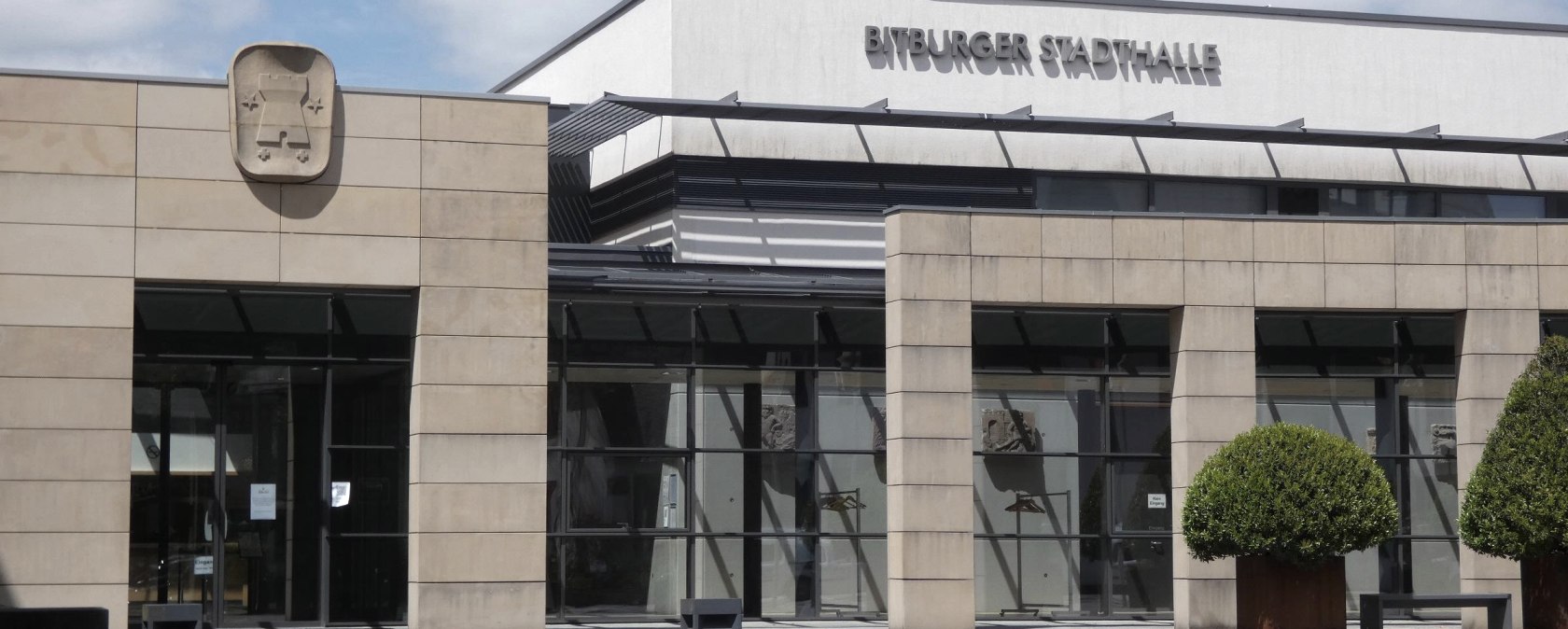 Bitburger Stadthalle Au&szlig;enansicht, &copy; TI Bitburger Land
