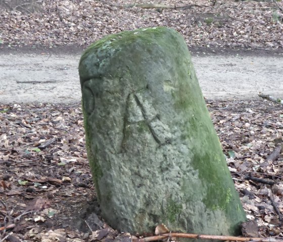 A Pfaffenkopf - an old boundary marker of Echternach Abbey, © Elke Wagner, Felsenland Südeifel Tourismus GmbH