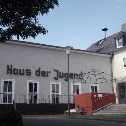 Haus der Jugend Au&szlig;enansicht, &copy; TI Bitburger Land