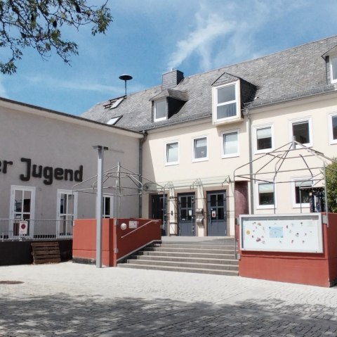 Außenansicht Haus der Jugend, © TI Bitburger Land