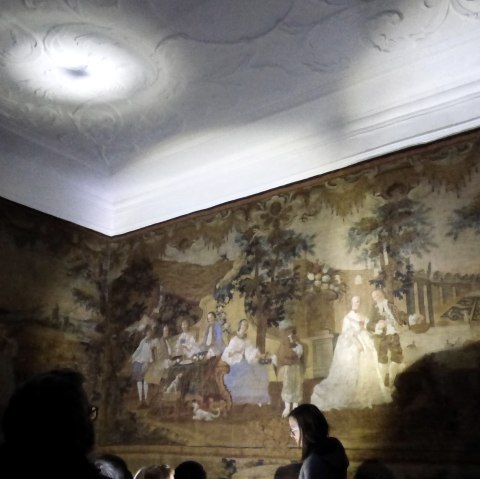 Interior light cone