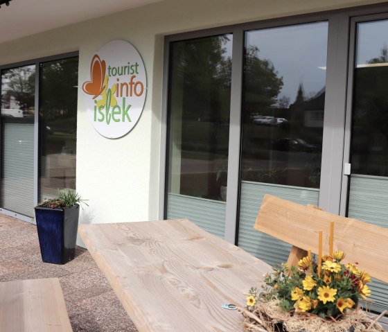 Wanderbank TI, &copy; Tourist-Information Islek, Ingrid Wirtzfeld