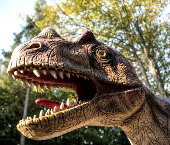 Beeindruckender Dinosaurier im Dinosaurierpark, &copy; Eifel Tourismus GmbH, D. Ketz