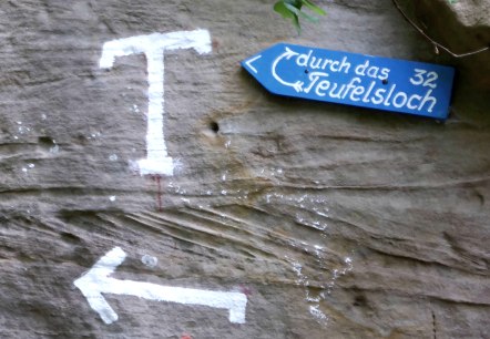 Hier geht's zum Teufelsloch, © Felsenland Südeifel Tourismus GmbH