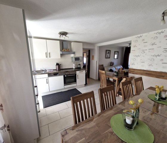 Kueche_mit_Esszimmer