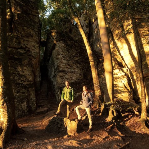 Wanderer vor der Teufelsschlucht, © Eifel Tourismus GmbH