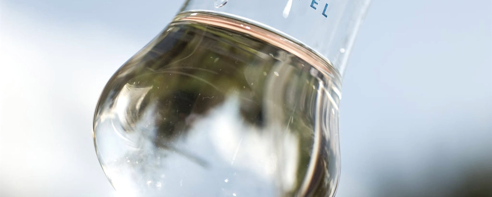 Einen edlen Tropfen probieren, &copy; Dominik Ketz