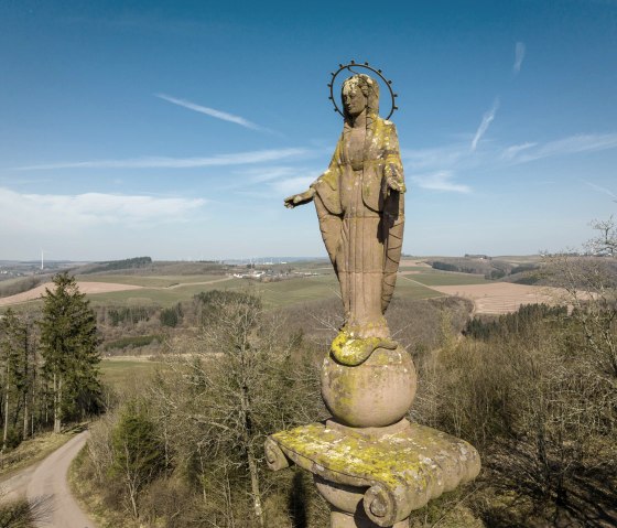 Marienstatue auf der Mariens&auml;ule Waxweiler, &copy; Eifel Tourismus GmbH, D. Ketz
