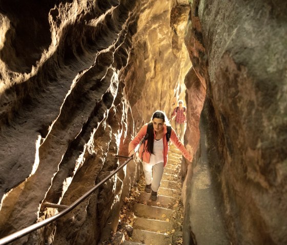 Enger Felsdurchgang Perecop am Felsenweg 1, &copy; Eifel Tourismus GmbH, D. Ketz