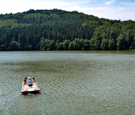 Sommerspaß-Tretbootfahren auf dem Stausee Bitburg, © TI Bitburger Land