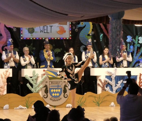 Solomariechen beim Tanzen, © TI Bitburger Land