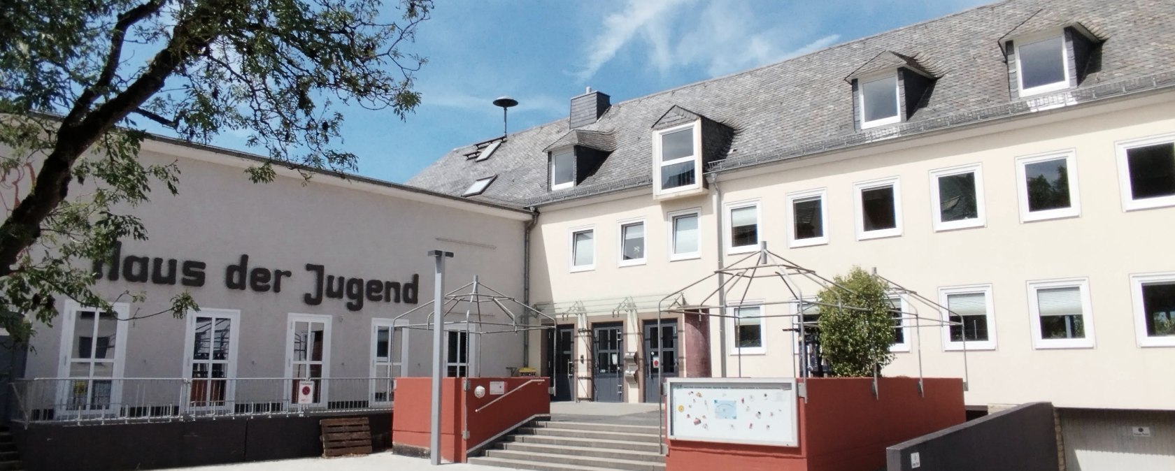 Außenansicht Haus der Jugend, © TI Bitburger Land