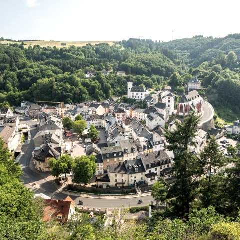 Aussicht auf Neuerburg, © Eifel Tourismus GmbH, Dominik Ketz