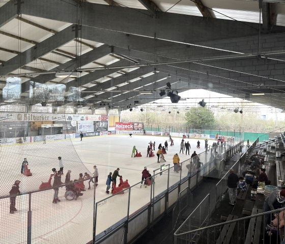 Spa&szlig; auf dem Eis, &copy; TI Bitburger Land